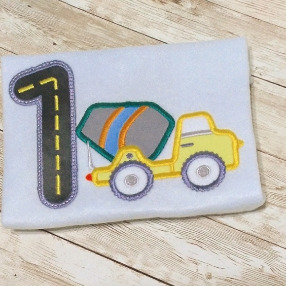 Embroidered Personalized Kid's T-shirt - Picture 1 of 1